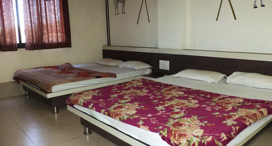Hotel Satluj Guest House, Ahmedabad 5
